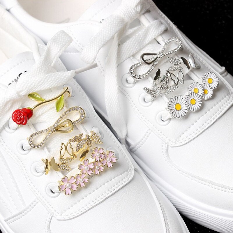 Cordones de Metal para zapatos de mujer, hebilla decorativa con lazo de perlas, accesorios para zapatos con diamantes de imitación brillantes, 1 unidad