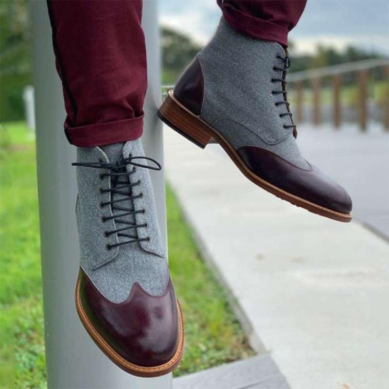 Sepatu Kasual Bisnis Fashion Pria Baru Buatan Tangan Coklat PU Jahitan Abu-abu Kanvas Ujung Bulat Sepatu Bot Pergelangan Kaki Renda Hak Rendah KU110