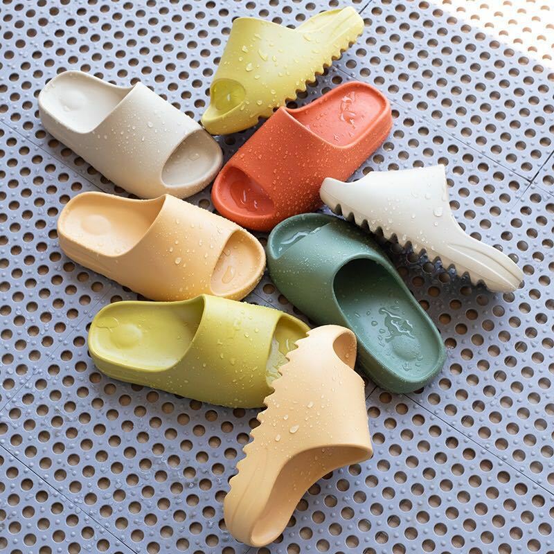 Summer Fashion Trendy Slippers for Woman Man Home Slides Soft Bottom Indoor Slippers Beach Love Couple Shoes Family Style
