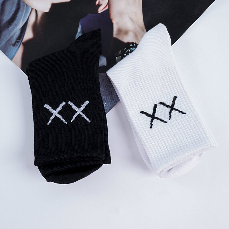 Calcetines largos de algodón con rayas para mujer, medias de estilo Harajuku y Hip Hop de color blanco y negro, informales y a la moda, Unisex
