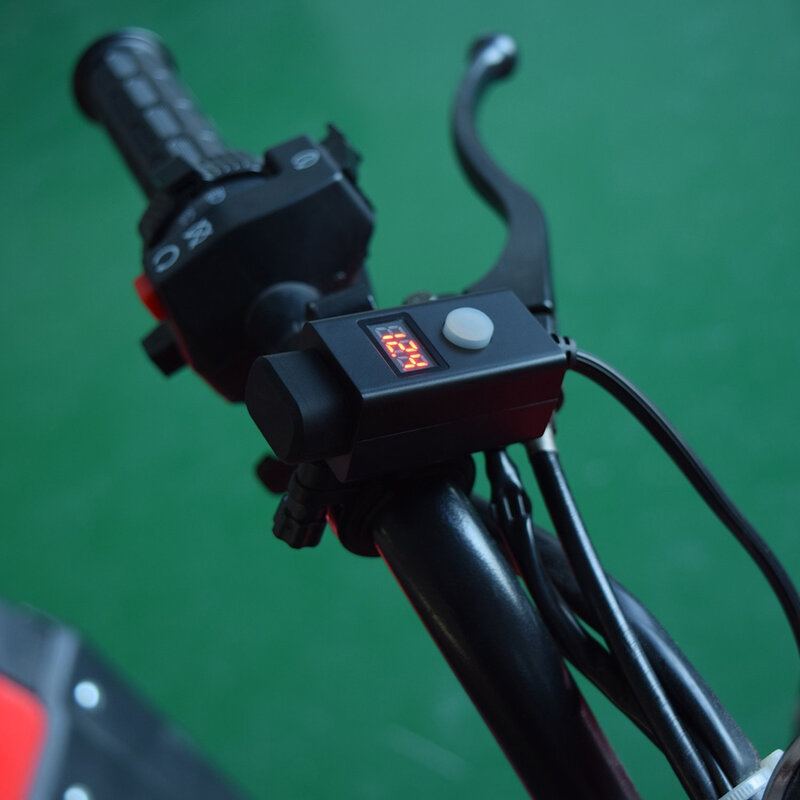 SAE To USB Adapter รถจักรยานยนต์ Quick Disconnect ปลั๊ก USB Charger 2.1A และ LED Digital Voltmeter