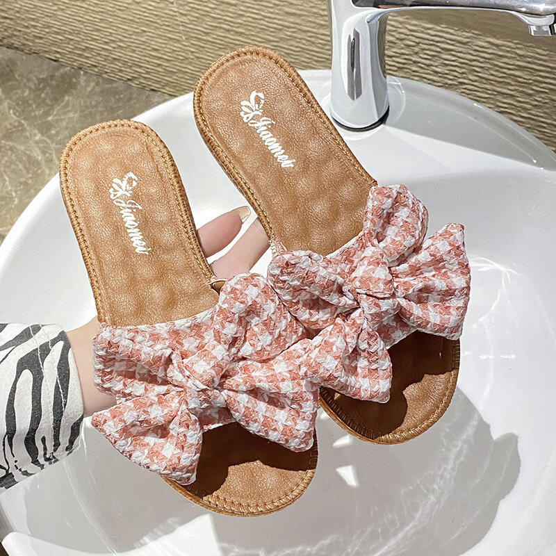 2021 신제품 플랫 슈즈 여름 보우 크로스 아웃웨어 부드럽고 편안한 미끄럼 방지 비치 브랜드 디자이너 캐주얼 플립 플롭 신발