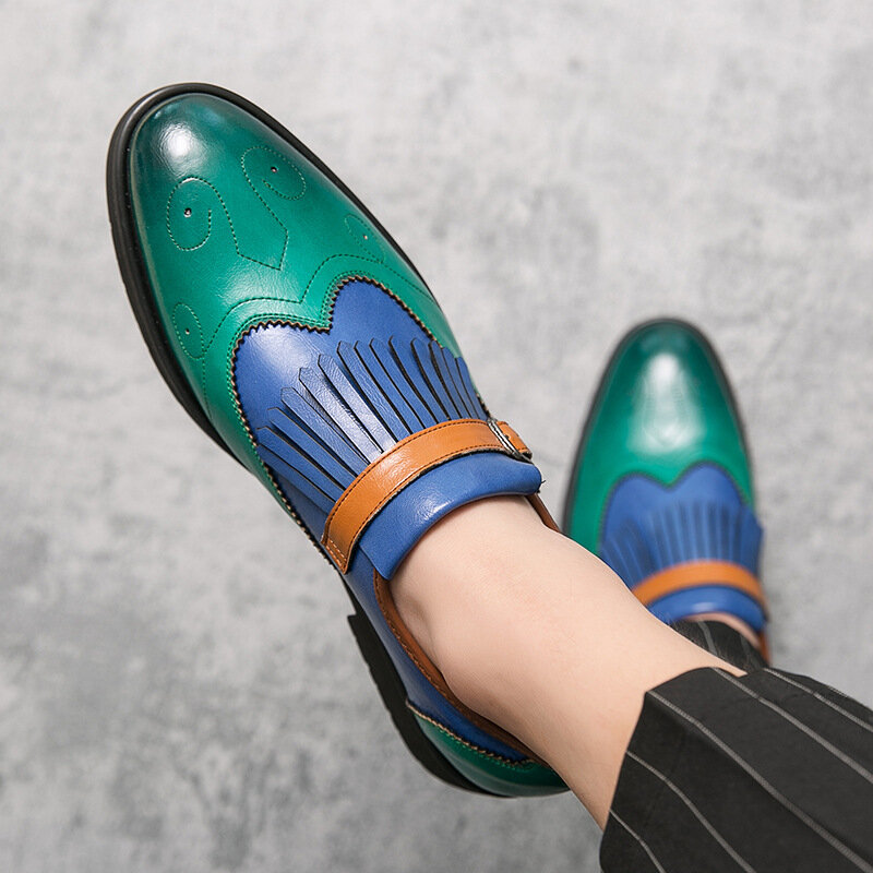 2020 الخريف والشتاء جديد البريطانية أحذية أحذية من الجلد رجال الأعمال موضة عادية ملابس رسمية البروغ أحذية رجالي ZZ307