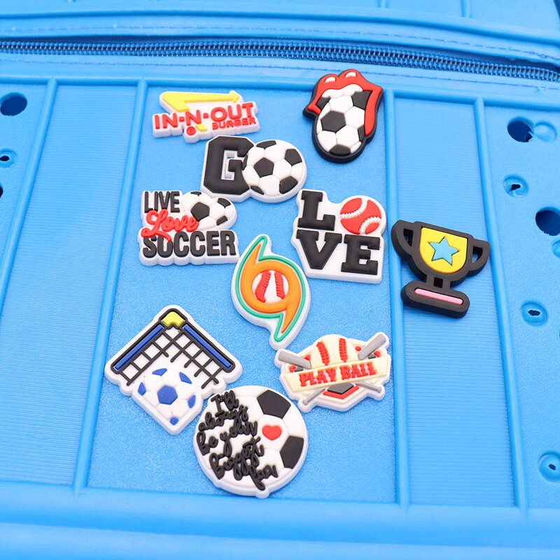 Amuletos de PVC para Uds, 1 calzado de dibujos animados, Trofeo Kawaii, Live Love, balón de fútbol, balón de fútbol, regalo de hebilla de Croc Jibz