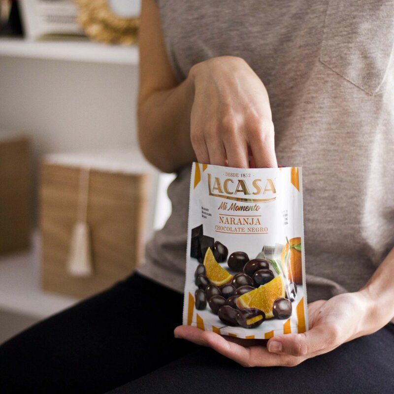 Lacasa – sac noir de chocolat orange Mi Momento, 125 grammes, orange naturel enduit de zinc et de fibres de fontaine de chocolat noir sans gluten, huile de palme
