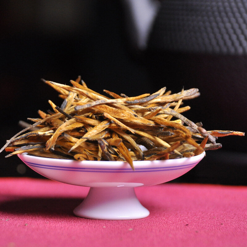 Yunnan DianHong negro Cha té aguja dorada árbol grande brotes dorados negro té chino