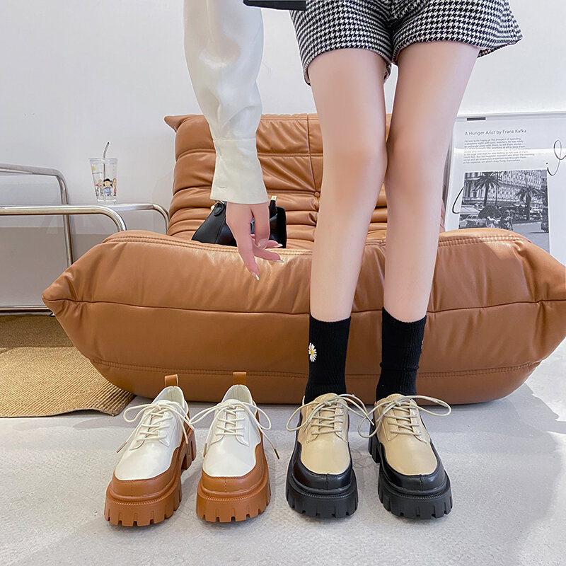 Sepatu Oxford Gaya Inggris Fashion Musim Gugur 2021 Sepatu Platform Sol Chunky Baru Flat Kulit Kantor Wanita