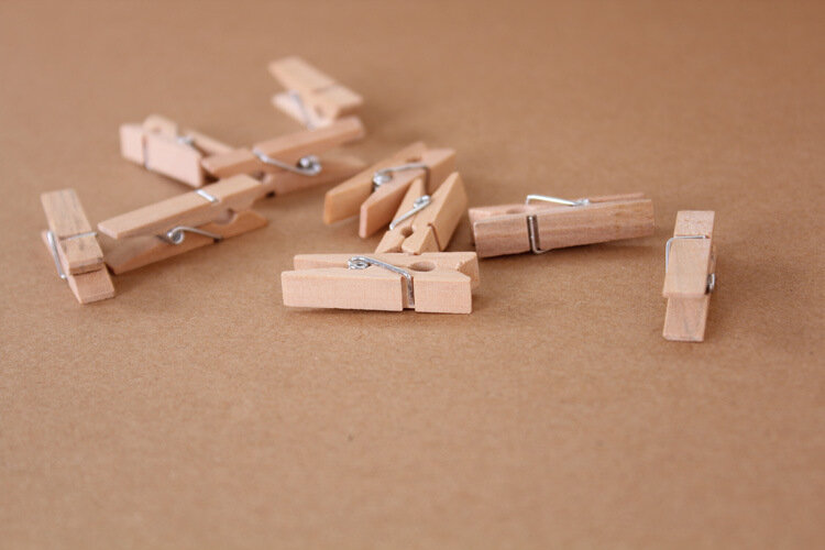 50PCS/Lot Mini Wood Clips Clothespin Clips for Photo Paper Handicrafts Photos Papers Clothes Pegs Home Decoration