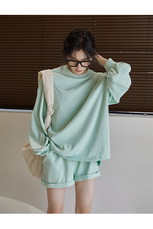Will fall on the new ice cream green round neck long sleeve fleece elastic waist shorts two fashion leisure suit