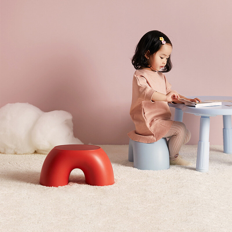 Antypoślizgowy trwały jednolity kolor plastikowy niski stołek dziecięcy pierścień mała ławka zabawka do domu łazienka Footboard i siedzisko do przewijania butów