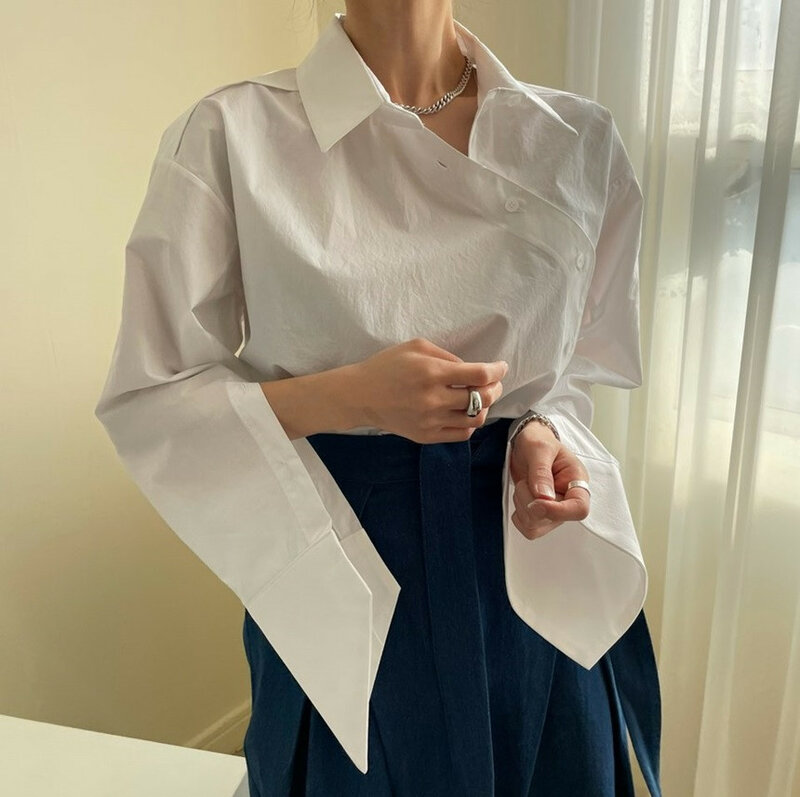 Модная полосатая рубашка контрастных цветов в Корейском стиле, однобортная рубашка со скошенным кроем и длинным рукавом, Приталенный топ с ...