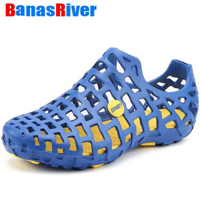 2020 NEW Man Garden Clog Shoes Summer EVA Slippers Male Beach Soft Sandals Breathable Swimming Jelly Flip Flops EVA Lightweight