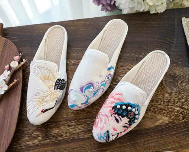 古い中国の刺繡が施された女性用スリッパ,フラットで白い夏の靴,大きいサイズ