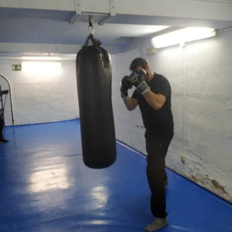 MMA ถุงมือมวยไทยมวยไทย PU ผู้ชาย Paws เด็กต่อสู้ Sanda Kickboxing อุปกรณ์ Boxeo มวยการฝึกอบรมถุงมือนักมวย6 12Oz