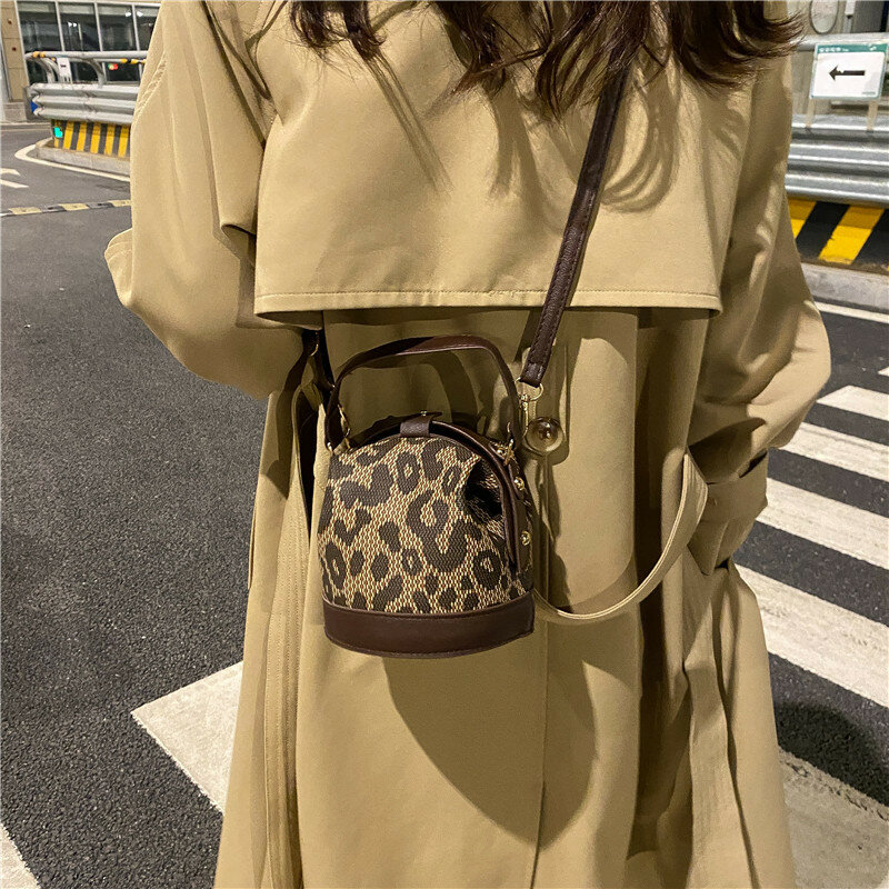 Женская Блестящая мини-сумка через плечо с принтом букв, с широким ремешком