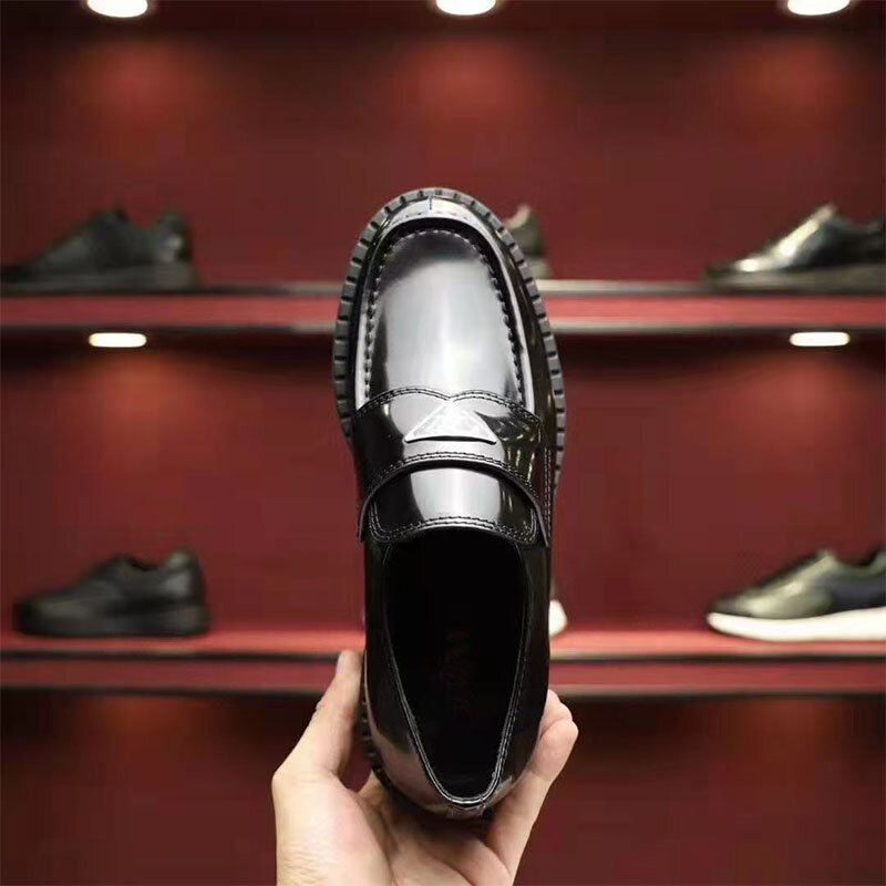Black Men's Single Shoes Loafers Leather Shoes Low-heeled Round Toe Casual One-step Business Men's Shoes Size 39-45