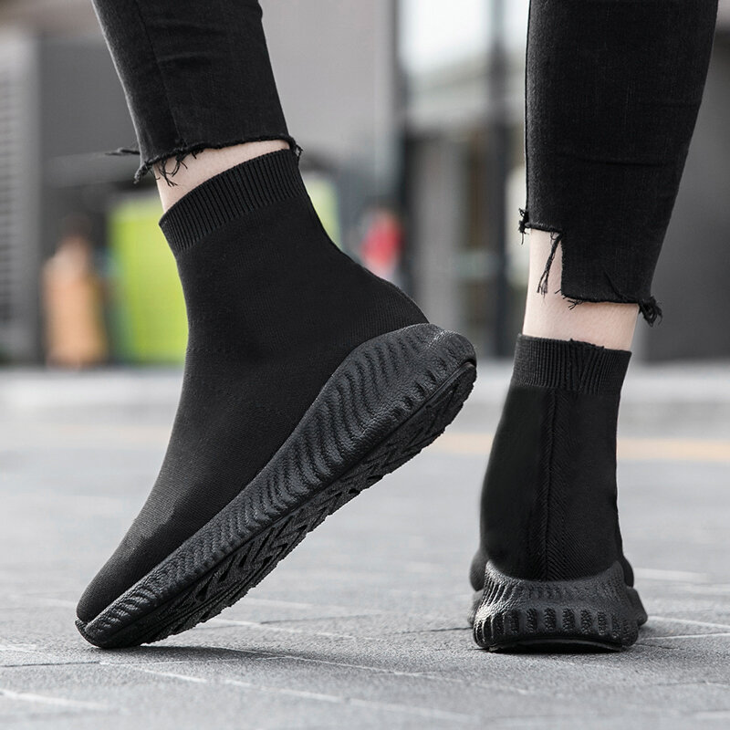 YUELIANG 하이 탑 양말 신발 2021 새로운 간단한 트렌드 야생 힙합 조수 신발 36-42 대형 여성 신발 플랫 신발