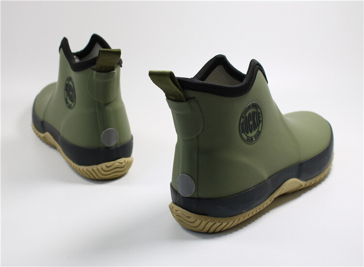 الرجال الانزلاق على احذية المطر مطاط مقاوم للمياه حذاء من الجلد في الهواء الطلق أحذية الصيد غير رسمية الطلاب أحذية المطر منصة الذكور الجوارب