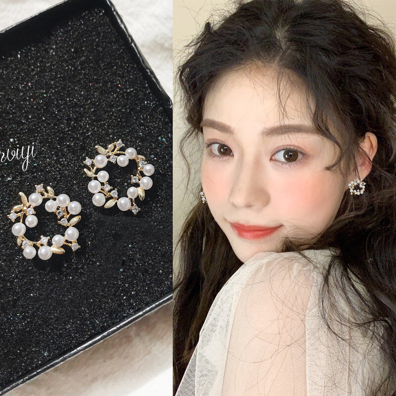 Elegant temperament pearl wreath Korean earrings female summer banquet jewelry accessories