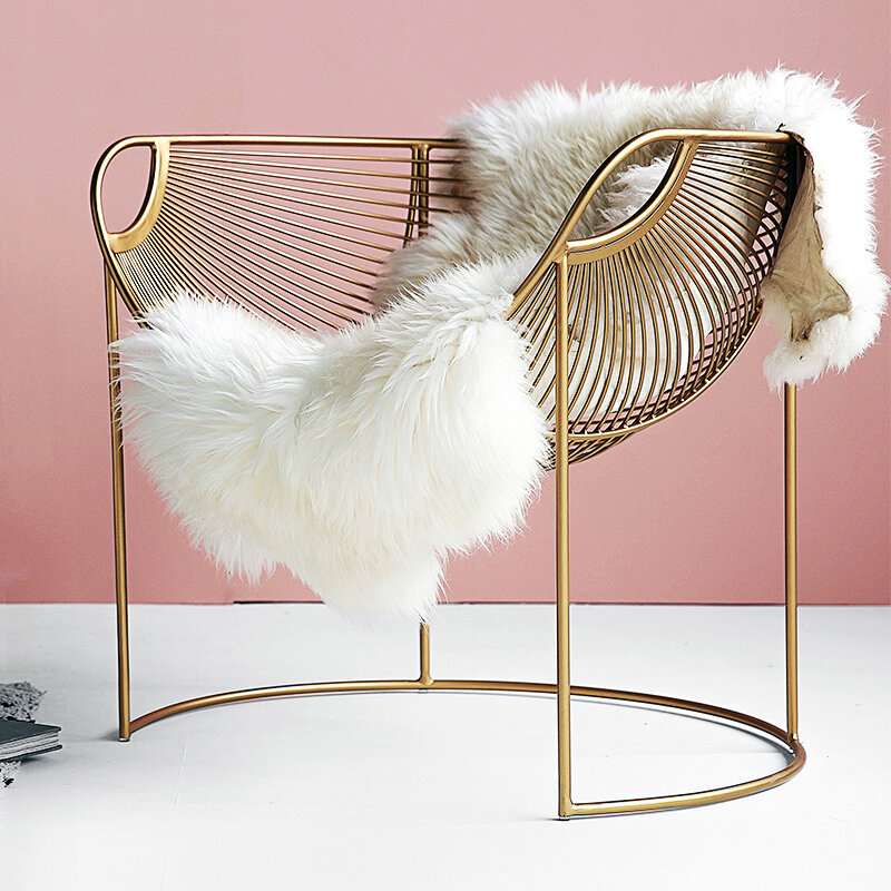 Nordic mała Sofa krzesło leniwy wypoczynek kreatywny prosty Hollow złoty fotel akcent krzesła na krzesła do salonu do sypialni