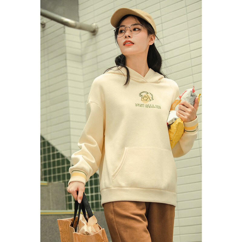 INMAN-Sudadera con capucha de algodón puro para mujer, suéter de manga larga bordado con bonito patrón, color blanco cálido, Otoño e Invierno