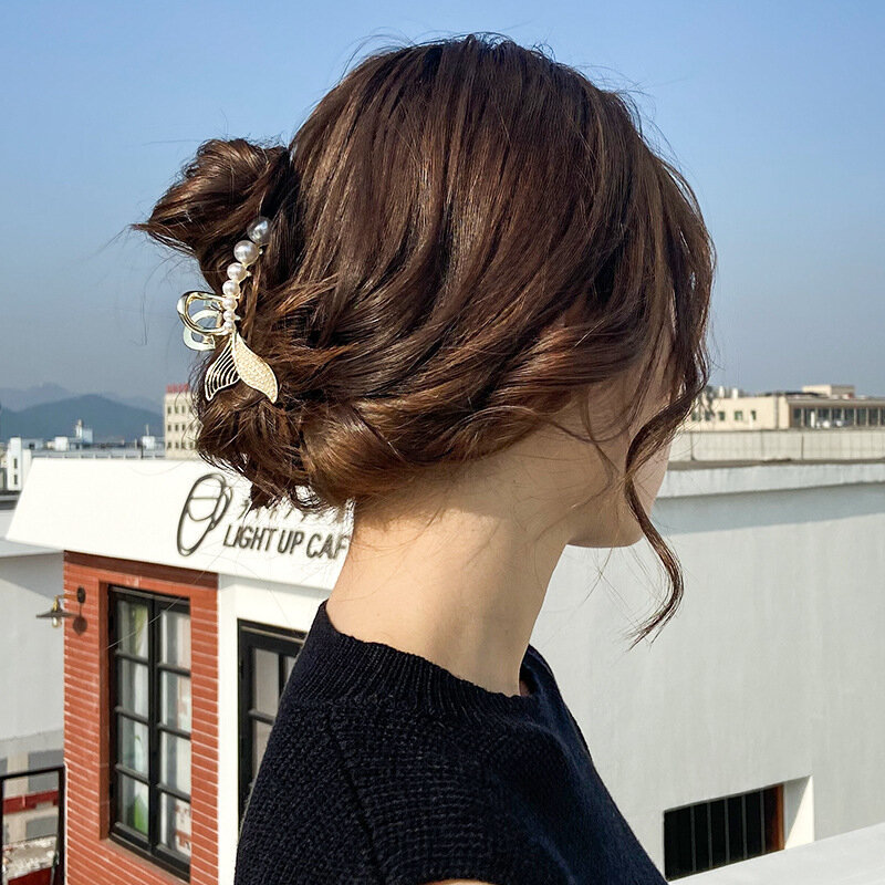 Sommer Neue Metall Perle Fischschwanz Haar Krallen für Mädchen frauen Kleine Clip Kopfschmuck Exquisite Gefühl von High-end-haar Zubehör