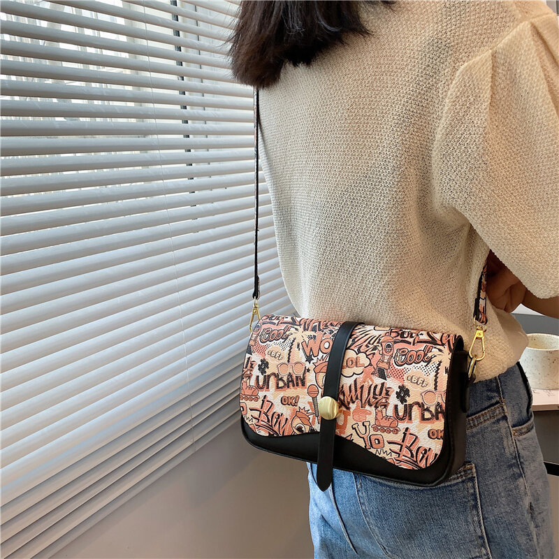 Fashion personality graffiti PU leather lady messenger bag travel trend all-match shoulder bag brand designer small square bag