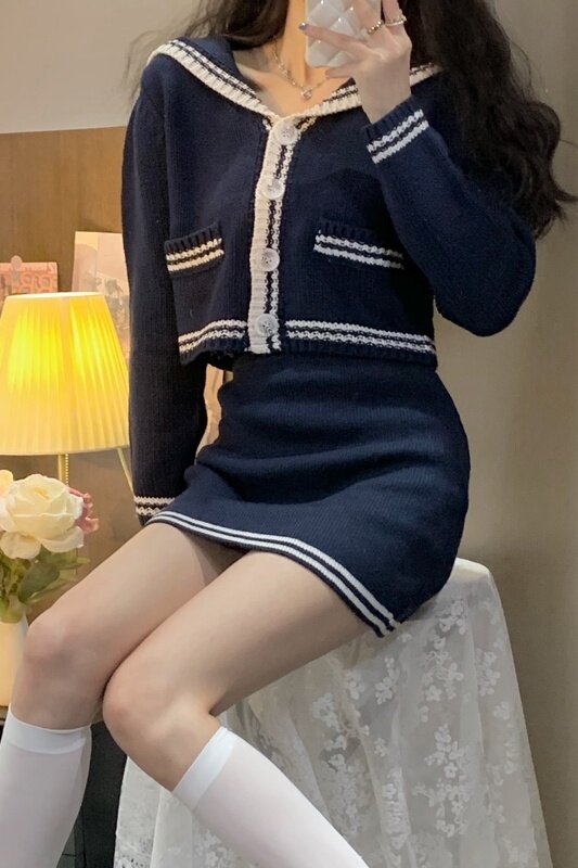 Saia feminina terno outono 2021 coreano solto gola marinha estilo estrangeiro redução de idade versátil contraste cor camisola de manga longa