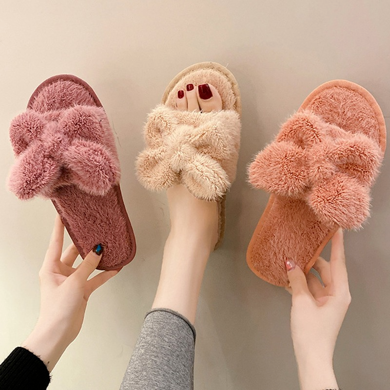 Zimowe damskie kapcie moda kryty pluszana kokardka pantofel kobiety antypoślizgowe nowe buty Faux futro ciepłe 2021 nowe z wystającym palcem płaskie obuwie
