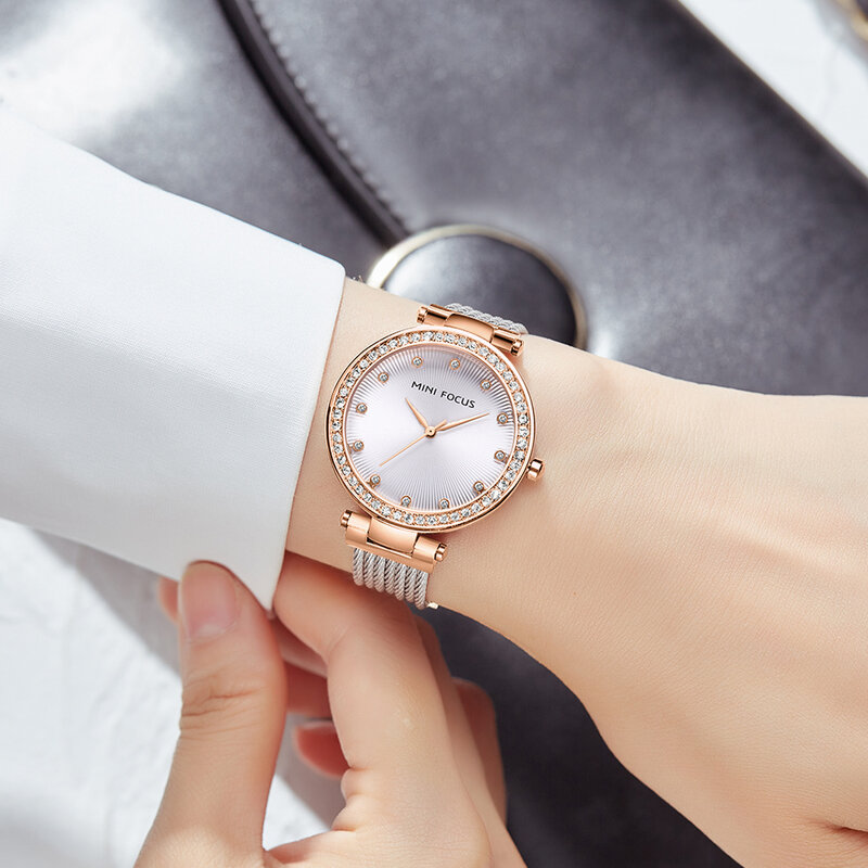 Mini relógio de pulso de quartzo feminino, relógio com pulseira de aço elegante e casual para mulheres
