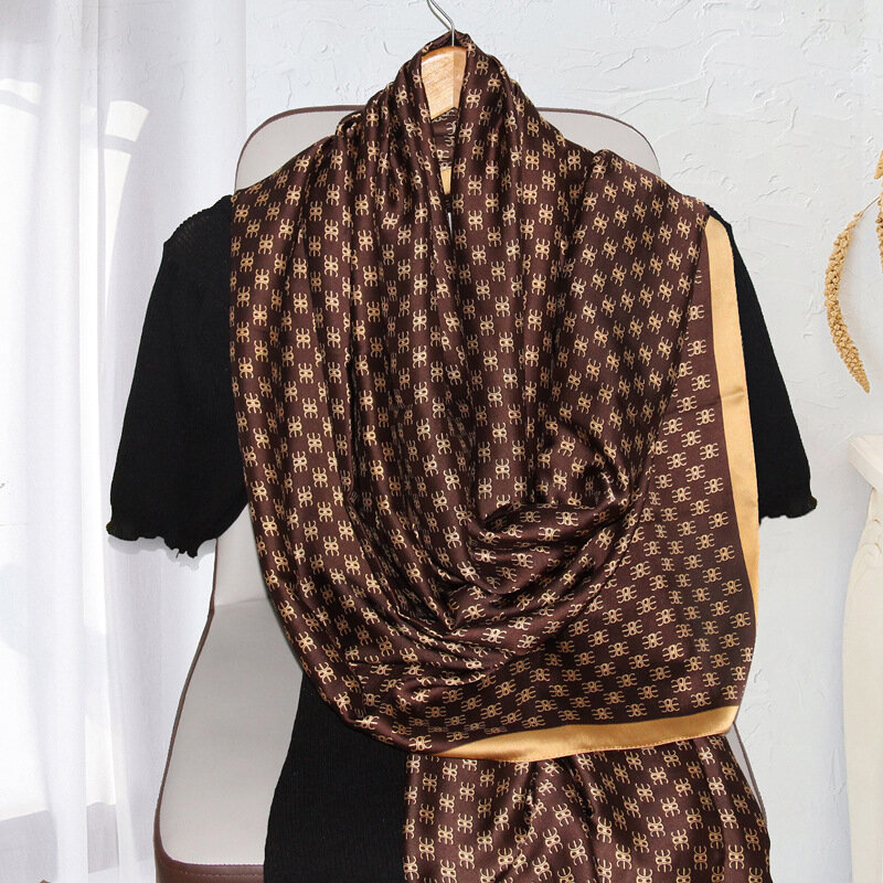 Bufanda versátil de moda para mujer, chal grande de seda de imitación de flores de cuatro hojas, protector solar, bufanda de seda estampada