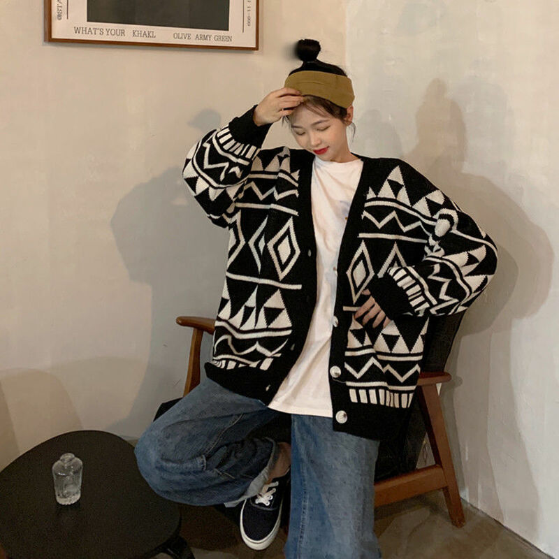 Mantel Kardigan Rajutan Sweter Wanita Versi Korea Longgar Siswa Musim Gugur Serbaguna Mode Pertengahan Panjang dan Gaya Kuliah Serbaguna