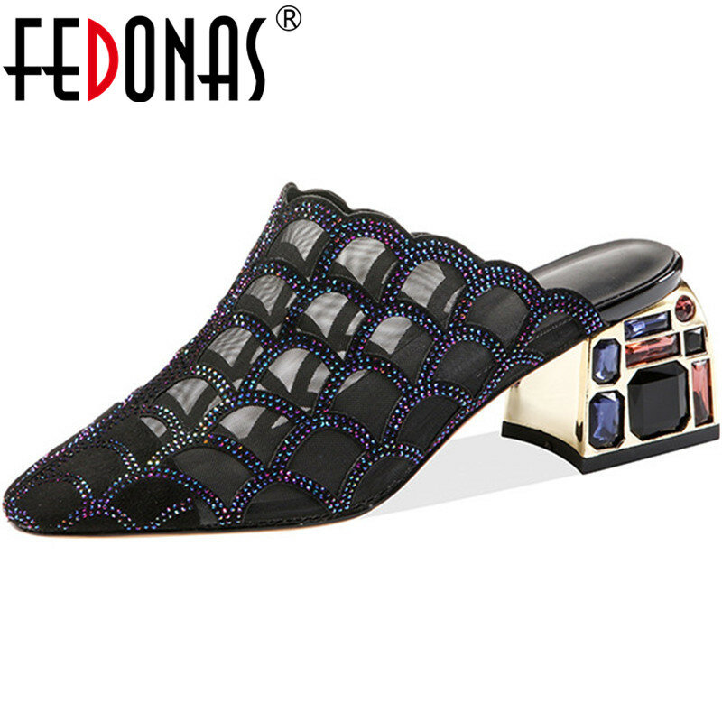 FEDONAS حجر الراين جلد طبيعي النساء البغال مع الكريستال كعب سميك مضخات 2021 الصيف أحدث أحذية عادية الأساسية صناديل للنساء