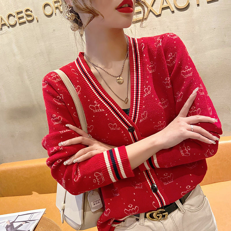 여성 니트 가디건 럭셔리 대비 디자인 스트라이프 크라운 패턴 V 넥 버튼 긴 소매 스웨터 도매 여성 의류
