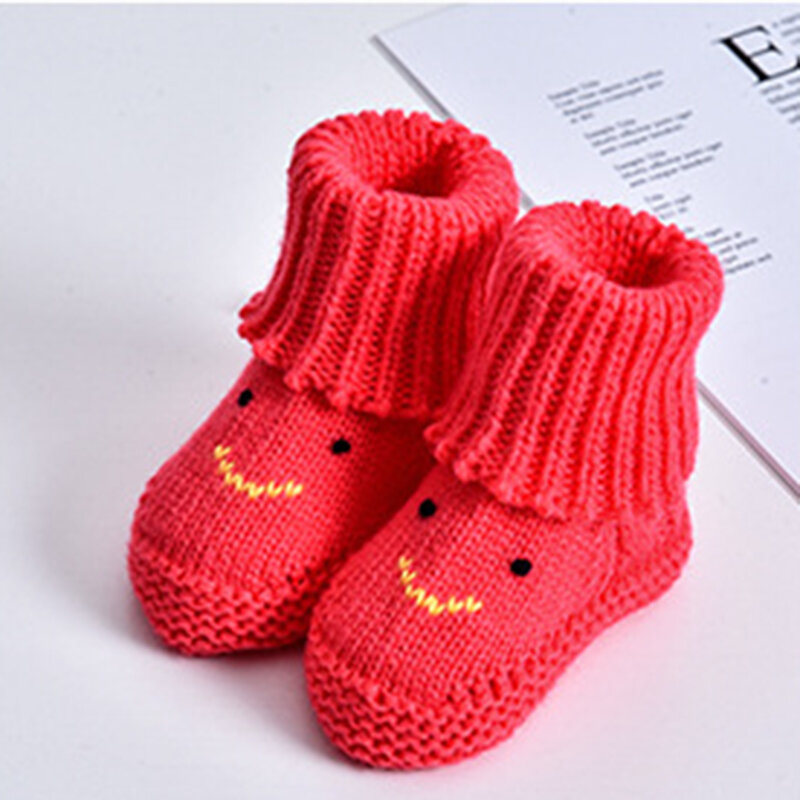 2021 새로운 신발 아기 짧은 부츠 봄과 가을 여름 신생아 니트 제품 아기 신발 0-1 년 된 트램프 신발 아기 양말