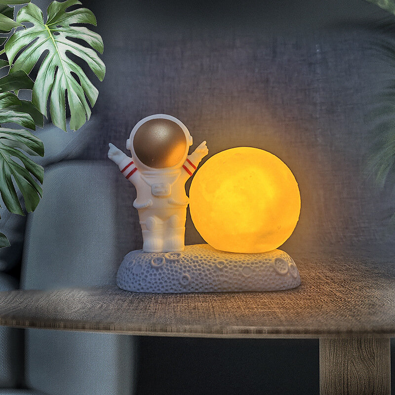 Astronauta hombre del espacio LED de luz de la noche de niño dormitorio cabecera escritorio creativo decoración del hogar regalo resina lámpara chico regalos