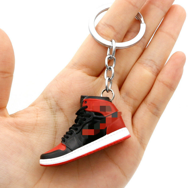 Porte-clé pour chaussures de sport, modèle 3D, pour garçon, pendentif de sac à dos, accessoires de voiture, cadeaux, offre spéciale