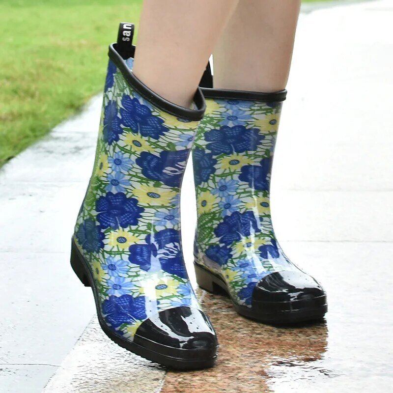 Botas de lluvia impermeables para mujer, botines florales a la moda, para primavera y otoño, novedad