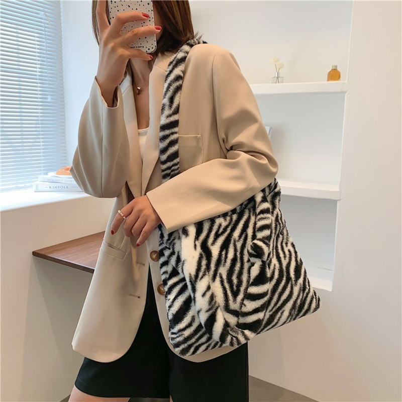 Designer Animal Gedrukt Vrouwen Schoudertas Mode Luipaard Pluche Tote Winter Zachte Pluizige Shopper Tassen Voor Vrouwen Handtassen 2021