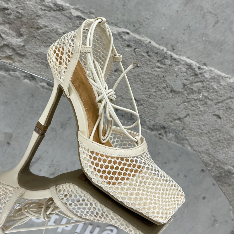 Sepatu Sandal Seksi Hak Tinggi Tipis Pompa Wanita 2021 untuk Wanita Sandal Wanita Tali Pergelangan Kaki Jala Ujung Persegi Mode