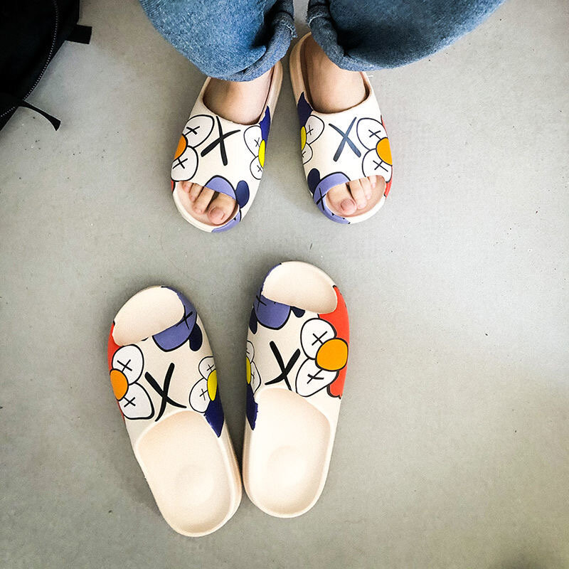 WEH 2020 Luxury brand Slides Men Shoes Slippers Indoor House slippers Graffiti Casual Beach Slipper EVA Quality Cartoon Shoes