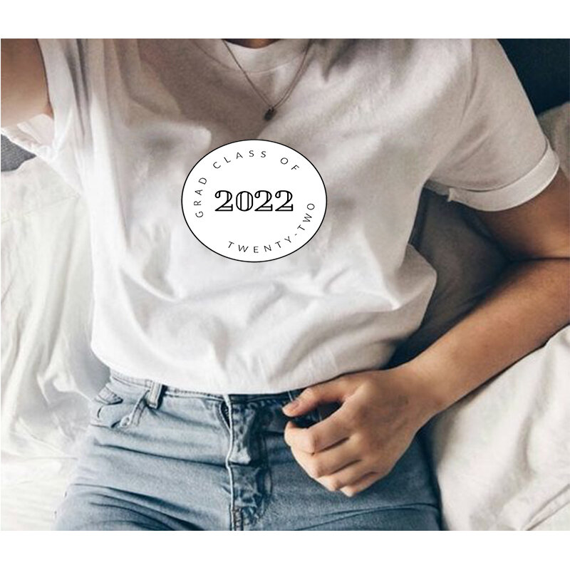 Moda retro feminina de manga curta 2022 graduação impresso padrão topo solto casual em torno do pescoço branco camiseta