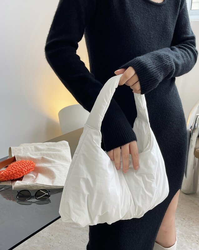 W stylu casual, wyściełana damskie torebki na ramię projektant hobos lady torebki nylon dół bawełny Puffs torba duża pojemność tote zima 2021 nowy