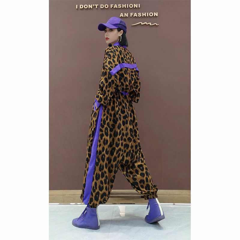 女性用の大きなヒョウ柄のジャンプスーツ,レトロな半袖,カジュアル,ルーズフィット,パーティーウェア,紫色のヒップホップスタイル