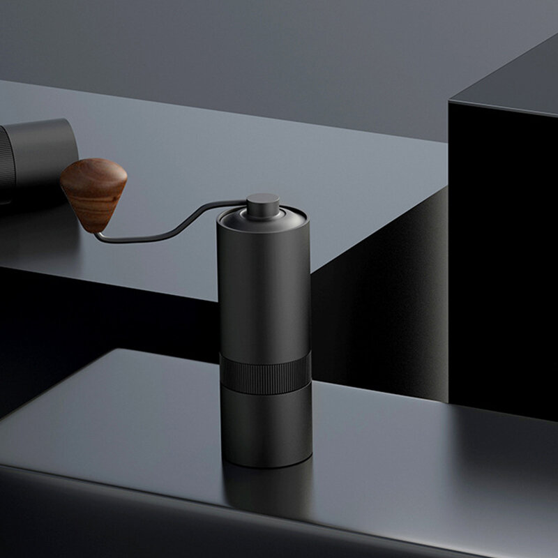 2021 nuovo macinacaffè manuale macinacaffè in acciaio inossidabile di alta qualità spazio centrale custodia in alluminio strumento di fresatura del caffè fatto a mano