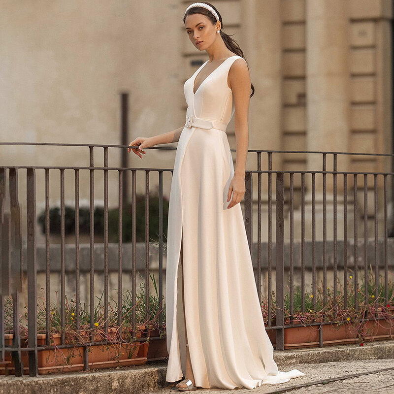 Linia Satin wysokie rozcięcie suknie ślubne frezowanie V Neck 2021 tanie duże rozmiary prosta elegancka klasyczna plażowa suknia ślubna Hochzei