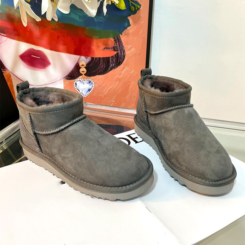 Sepatu Kasual Wanita Musim Dingin Sepatu Roti Datar Kasual Sepatu Malas Mulut Dangkal Sepatu Wanita Merek Mewah Bulu Satu Ukuran 35-40