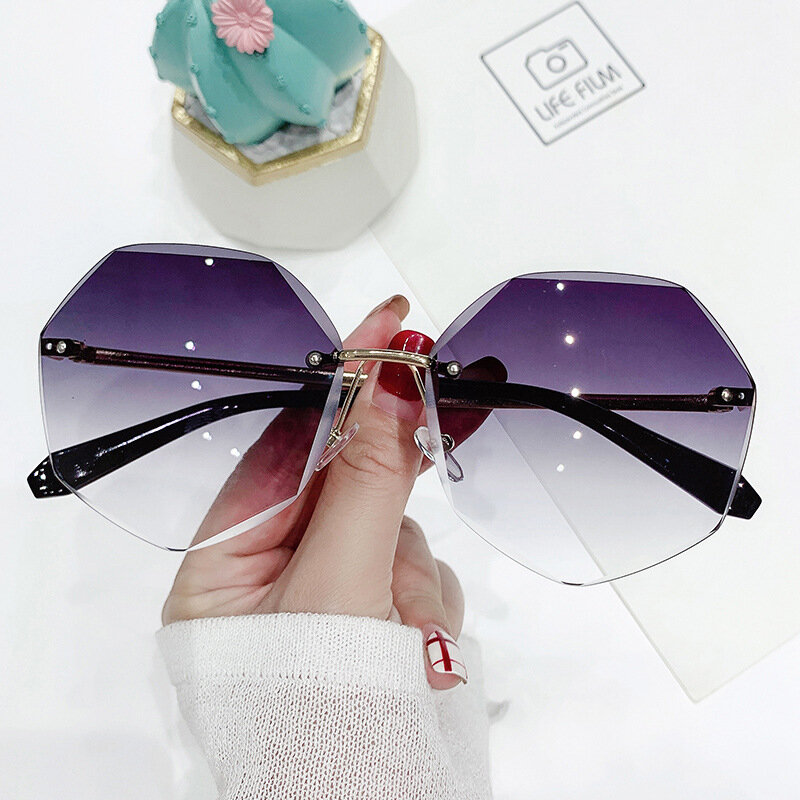 Модные солнцезащитные очки, женские брендовые дизайнерские зеркальные солнцезащитные очки, очки с режущими линзами, женские безрамные мет...