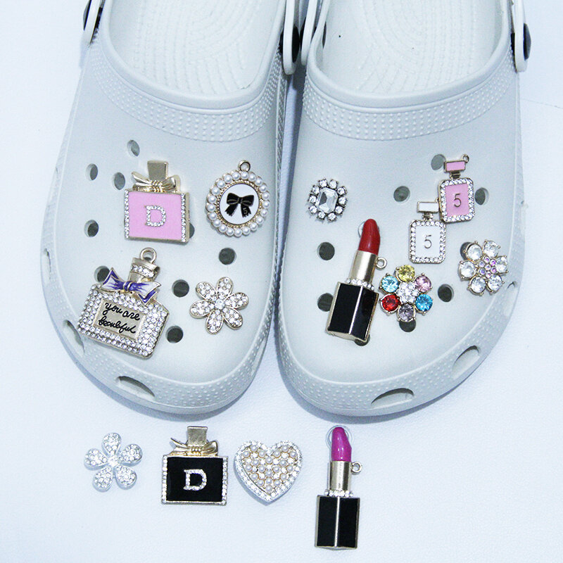 Adornos de Metal para zapatos de niña, gemas de diseñador, diamantes de imitación brillantes, amor, mariposa, JIBZ, accesorios de decoración para zueco, 1 Uds.
