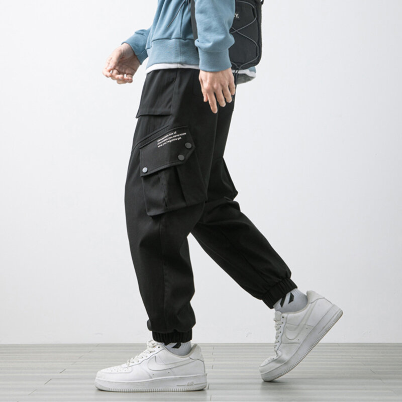 2021 nueva moda Primavera Multi-bolsillos caqui Negro hombres Cargo para correr Pants Streetwear holgado Casual Pantalones